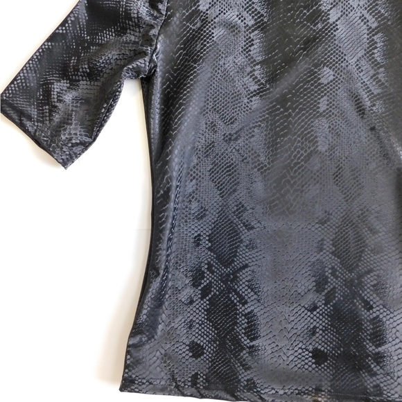 Fitted Snake Print Top (Xsmall) - Picture 5 of 10